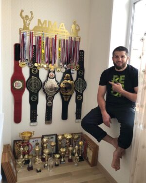 Aliaskhab Khizriev Instagram - Медальница 👍✋ @napor_sport #спорт #ufc #тяжелый #труд #результат #будет