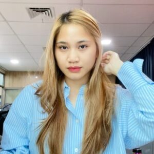 Alicia Chanzia Instagram - Meratapi umur 25 🥹

Saya tunggu wishnya. 

Wish terbaik dan jenaka akan saya beri hadiah special limited edition yaitu gopay/ovo/dana senilai….. (seikhlas yang lagi ultah)

Awas aja pada nanya “kak Acha ga dateng ke nikahan Rona?” 
Tenang guys yg penting angpaonya tetep nyampe xixi 

Dah ya sekian. Mau dinner sama suamik dulu 🫶🏻