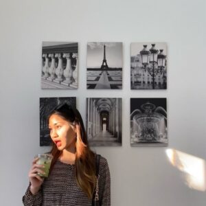 Alicia Chanzia Instagram - Mau posting foto, tapi pas gw liat feeds gw sblmnya itu ternyata pake baju yang sama kaya foto yang mau gw share cuma beda di celananya aja wkkwkw. Alhasil gw memposting foto yang sangat aesthetic ini dulu sebelum gw memposting foto dengan baju yang sama HAHA fyi gw tuh ga suka belanja baju guys, gw lebih suka belanja makanan. Blm nemu aja faedahnya punya baju banyak2 smp 3 lemari. Kebetulan gw juga ga suka nyetrika baju sih makanya gw ngerasa beban aja gitu kalo punya baju banyak, soalnya nyetrika itu kegiatan yg aneh bgt sumpah dan gw ngerasa gerah aja kl nyetika baju, mana ga rapih2 lagi hm gmn sih guys cara nyetrika baju yang bener? Atau kalian ada cara ga supaya pas nyetrika jiwa raga itu ga kegerahan? Boleh kasih gw kiat2 dapet biji kopi luwak yang premium ya. Makasih 🙏🏻