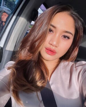 Alicia Chanzia Instagram - Mohon maaf lahir batin, aku tau kalo aku ga banyak salah 🥹🤍