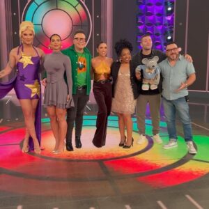 Aline Mineiro Instagram - É nítida a minha alegria em fazer parte do domingo de vocês🥹

Sobre ontem e mais um DOMINGO LINDO no @pgmsilviosantos 📺✨ O SHOW DE CALOUROS ESTAVA REPLETO de artistas incríveis!

Obrigada à todos pela audiência e por todo carinho ♥️

Beauty @correiamakeup 
Vestido @amoavva
