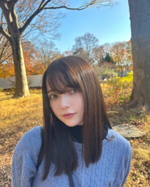 Alisa Sakamaki Instagram - すっっごくいい天気だった日☀️
12月なのにこれだけ暖かいのは嬉しい！🥺
ずっとこの気温がいいなぁ🐜

#坂巻有紗 
#fashion 
#紅葉 
#park 
#fyp 
#00