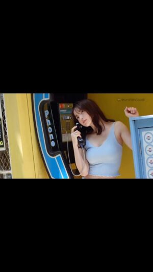 Alisa Sakamaki Instagram - 2秒動画！！！
坂巻有紗です🐜🐜

ヤンマガさん動画も出してるみたい！！🥺
WEBも動画もチェックです🐜

#坂巻有紗 
#ヤンマガ 
#仮面ライダー 
#仮面ライダーガッチャード 
#kamenrider 
#blue