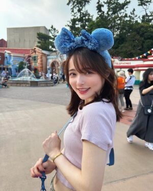 Alisa Sakamaki Instagram - ディズニー投稿まだあった！！！！🥺🎃💕💕💕

お姉ちゃんとのディズニー楽しすぎたなぁ〜次はUSJに行こうって約束しました🥰
姉妹仲とっても良いんです優しいお姉ちゃんのおかげ笑☺️☺️🐜

#ディズニー 
#ディズニーランド 
#ディズニーハロウィン 
#disney 
#disneyland