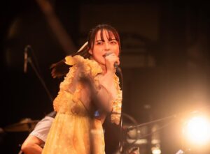 Alisa Sakamaki Instagram - 2024.4/20 茅ヶ崎ミュージックフェスティバル、初めてのホールでのLIVEでした！✨
とっっっても楽しかった！皆様からの声援、ステージから見た景色、絶対忘れません。素敵な経験をありがとうございます！

私の大好きなお友達も沢山来てくれて😭また後日そちらの投稿も必ずします🥺

応援に来てくれたファンの方、いつもお世話になっている関係者の皆様、大好きな私の友達たち、家族、みんなからの「愛」を沢山感じたとっっても幸せな1日でした。
私もみんなにハッピーを届けられるように、日々頑張るね！！！
活力をありがとう〜！

これからも歌の活動、役者の活動、どちらも頑張ります！！！

次お会いできるのはいつかな、、、？🥰

photo by @yoshikun_1_2 📷

#坂巻有紗 
#live 
#sing 
#song