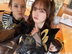 Alisa Sakamaki Instagram - 明日のガッチャードもリアタイしてね！！！

写真は、わたしの大好きなかのんちゃんと、いとのです☺️☺️☺️💕
ひょっこりいとの可愛すぎる爆笑
冥国の三姉妹、大好きすぎます、、、。

早く会いたいーー！！！笑

#仮面ライダー 
#kamenrider 
#仮面ライダーガッチャード 
#ラケシス 
#坂巻有紗
#冥国の三姉妹 
#black 
#villain
