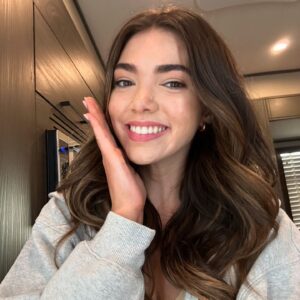 Alisha Newton Instagram - SEASON 2 🎬 We are having so much fun!!!!! wish I could share more 🫶🏼 #MLWTWB #MyLifeWithTheWalterBoys @netflix