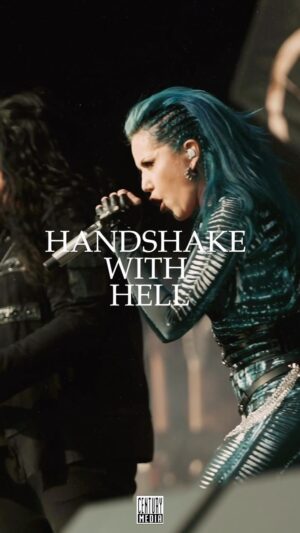Alissa White-Gluz Instagram - 🔥𝗛𝗔𝗡𝗗𝗦𝗛𝗔𝗞𝗘 𝗪𝗜𝗧𝗛 𝗛𝗘𝗟𝗟🔥
𝗢𝗙𝗙𝗜𝗖𝗜𝗔𝗟 𝗦𝗨𝗠𝗠𝗘𝗥 𝟮𝟬𝟮𝟯 𝗥𝗘𝗖𝗔𝗣 🎥
𝗢𝗨𝗧 𝗡𝗢𝗪 🤘🏻

Watch now via the link in our story or bio!

CATCH US ON TOUR IN 2024 🌍

RISING FROM THE NORTH TOUR
w/ Arch Enemy, In Flames
  support by Soilwork

Tickets & VIP: ⁠www.archenemy.live

#ARCHENEMY #INFLAMES #SOILWORK #RISINGFROMTHENORTHTOUR #EUROPEANTOUR #EUROPE #TOUR #DECEIVERS #RECAP