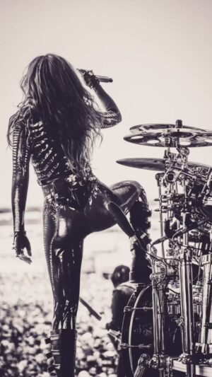 Alissa White-Gluz Instagram - Best place to be!

Photo by @mumpi_kuenster_monsterpics
