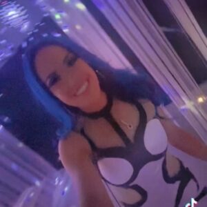 Alissa White-Gluz Instagram - 𖤐🌱🌀
#DivinaDali

#wareternal