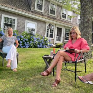 Alisyn Camerota Instagram - Life is full of surprises. Little did I expect when I accepted an invitation to go to Cape Cod to talk about Combat Love that the book event would be so much more. The afternoon turned into a restorative, life-affirming bonding session with a group of super cool women who felt like old friends. They shared their own life philosophies and GenX survival stories. Of course, no summer night on the Cape should end without a dance party at the local dive bar. A million thanks to @lindseyplexico for putting it together, @fanningsmith_chathamcompass for the delicious sushi dinner, @careymweber and @kazzese for the stunning settings, @bethanycantin for the late night dance moves and everyone else for the bubbly conversation and awesome vibes. #combatlove #memoir #amwriting