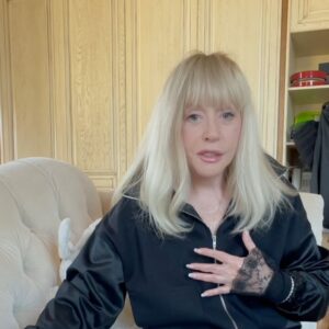 Alla Pugacheva Instagram - Вчера была на презентации духов «Kristinа».В очередной раз порадовалась за,всегда и во всем,стильную дочь.#бравоКристина#