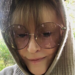 Alla Pugacheva Instagram - Навеяло🌼