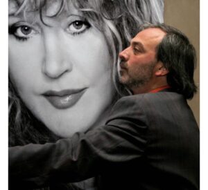 Alla Pugacheva Instagram - Прощай Друг мой дорогой.Талантливый,эксцентричный,всегда готовый создать что-то безумное и интересное.Тебя не будет хватать мне.Жаль,очень жаль.🙏❤️Сегодня слова «Жил был художник один» только о тебе.🙏