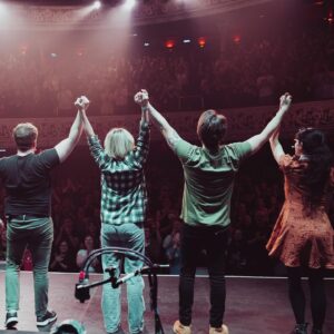 Ally Beardsley Instagram - Dimension 20 does the UK & Ireland thank u to everyone who came to the shows and got QUANGLED 🌽🍋🗽🦋🍭⚔️💩💨🎰🍬🥃