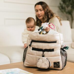 Allyson Felix Instagram - “As a mom and an athlete, I understand the importance of products that make life easier for families on-the-go with young children.” - @AllysonFelix

The GoldBug x @AllysonFelix collection was inspired by Allyson’s active lifestyle and designed to help you tackle parenthood adventures like a champ. 🥇 Find it on @amazon and GoldBug.com [link in bio 🔗].

#GoldBug #AllysonFelix #babyessentials