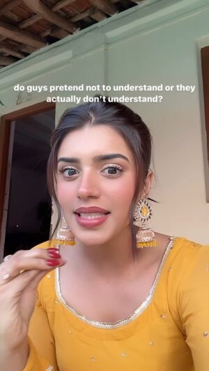 Alma Hussein Instagram - Problem Kya hai bhai? Gussa hu mei toh mana le yaar pls 😭
Send this to him🌝 #explore#explorepage#exploremore#recommended