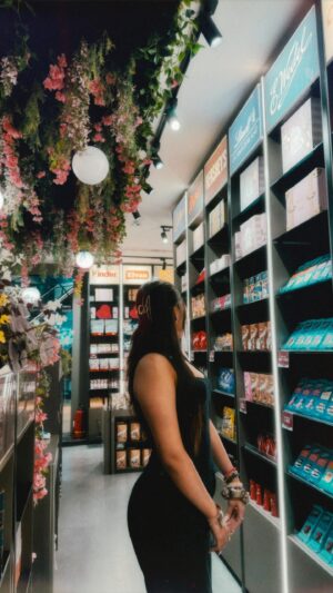 Alma Hussein Instagram - Baat karo na mujhsei, I’m bored☺️ send this to him>🥰
#explore#explorepage#exploremore#recommended#trending