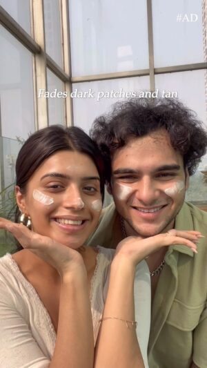 Alma Hussein Instagram - Doing skincare with your bestie can be therapeutic! 
Well it did take a lot of time to finish off my skincare and makeup but the end result was worth it! All the products I used were from @pondsindia 

I’ve always used Pond’s and it never disappoints! 
You all should definitely check out these products 🎀 and maybe do skincare with your bestie next time🤝

#skincare #pondsindia #ad #pondspartnership #pondsskincare#explore#explorepage#exploremore#recommended