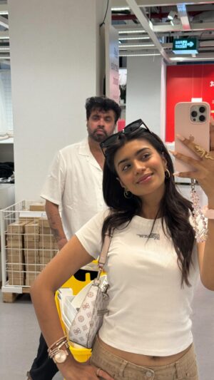 Alma Hussein Instagram - all fathers or just mine? He bought it for me any which ways>🎀

( funny , relatable, cute , father daughter)

#explore#explorepage#exploremore#recommended#trending
