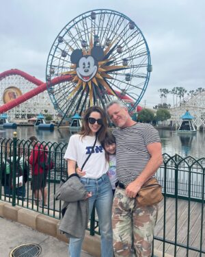Alona Tal Instagram - Going to Disneyland with my kid for the first time really feels like a full circle for me. #magicalplace @disneyland #happiestplaceonearth