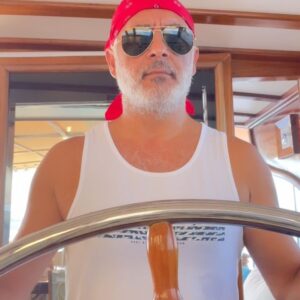 Alper Atak Instagram - “Denizin bana öğrettiği tek şeyi sadece üç sözcükle özetleyebilirim: Her şey geçer.”
17.07.2024
Seyir günlüğü #sailor #sailinglife ⛵️