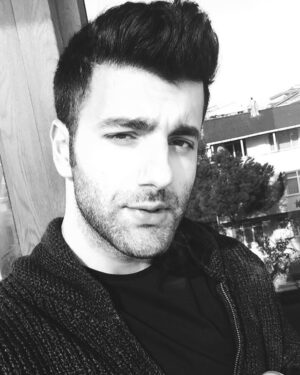 Alper Saylık Instagram - Nolmuş yani azıcık güneş görmüşsek? Nedir yani...🌞