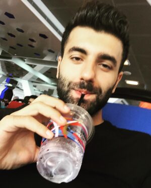 Alper Saylık Instagram - Yorgun olunca; Aha dayıya sor!