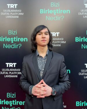 Alperen Efe Esmer Instagram - Başlıyoruz🤘🏻 Yeni sezon bölümlerimiz bugün itibariyle @tabii'de sizlerle💚 Aksiyon ve heyecan yine dorukta.🔥✨
@trt1 @tabii  #trtdijital #platform #tabii #lansman #candostlar #tozkoparaniskender