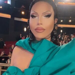 Alyssa Hunter Instagram - 74th Emmy’s Awards 2022.✨🎬🏆 

Wow what a magical and beautiful night I experienced last night, I never imagined stepping on, much less being nominated for the Emmy’s with my cast. Thank you once again @rupaulsdragrace for changing my life. To the @televisionacad Thanks for the nomination and for a wonderful night. 

🪡: @wmurphyofficial 
✨: @fabiandelafuentes 
👠: @defe83 
💇🏼‍♀️: @dougoconnell13 
💅🏼: @nailsdreams_20 

#emmyawards #DragRace #rupaulsdragrace #emmys2022 #AlyssaHunter #RedCarpet #Glam #emmynominee #couturefashion