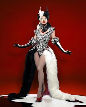 Alyssa Hunter Instagram - Who Needs a Boyfriend when you
have Puppies? 🐾 🩸🥛🧨♟️

CRUELLA DEVIL 🚬
“I'm Cruella. Born brilliant, Born Bad, and a Littlebit Mad.” 

📸: @joshanton / @nosveran.studio 
🪡: @jc.dejesuspr 
💄: @thealyssahunter 
💇🏼‍♀️: @draglabwigs 
🧤: @javierarnaldodesign 
Body🎨: @nelsonolivero_ 

#cruelladevil #halloween #disneyvillain #character #DragRace #Evil #rupausldragrace #puppies #dalmatian #cruellamakeup #latehalloweenpost #woofwoof
