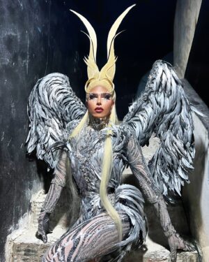 Alyssa Hunter Instagram - I am Good, but not an Angel.🪽🥀 

Serving my Exotic Angel-Demon Look for my show at @kweensklub.😈🪽

Thank You Puerto Rico for all your love. We Had a Blast Receiving for the first time from @dragraceholland The Queen @missenvyperu, Love You Sister, Puerto Rico Loves You.❤️✨

Corset/Wings: @raulredaggio 
Catsuit: @flowers_nahara 
Horns Wig: @luova.wigs 
Photos: @moralesjatniel 

#Evil #Angel #Wings #Performance #puertorico #rupaulsDragRace #dragrace #Fantasy #creaturedesign #featherart @allanwalker_
