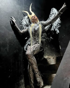 Alyssa Hunter Instagram - I am Good, but not an Angel.🪽🥀 

Serving my Exotic Angel-Demon Look for my show at @kweensklub.😈🪽

Thank You Puerto Rico for all your love. We Had a Blast Receiving for the first time from @dragraceholland The Queen @missenvyperu, Love You Sister, Puerto Rico Loves You.❤️✨

Corset/Wings: @raulredaggio 
Catsuit: @flowers_nahara 
Horns Wig: @luova.wigs 
Photos: @moralesjatniel 

#Evil #Angel #Wings #Performance #puertorico #rupaulsDragRace #dragrace #Fantasy #creaturedesign #featherart @allanwalker_