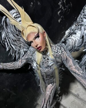 Alyssa Hunter Instagram - I am Good, but not an Angel.🪽🥀 

Serving my Exotic Angel-Demon Look for my show at @kweensklub.😈🪽

Thank You Puerto Rico for all your love. We Had a Blast Receiving for the first time from @dragraceholland The Queen @missenvyperu, Love You Sister, Puerto Rico Loves You.❤️✨

Corset/Wings: @raulredaggio 
Catsuit: @flowers_nahara 
Horns Wig: @luova.wigs 
Photos: @moralesjatniel 

#Evil #Angel #Wings #Performance #puertorico #rupaulsDragRace #dragrace #Fantasy #creaturedesign #featherart @allanwalker_