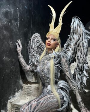 Alyssa Hunter Instagram - I am Good, but not an Angel.🪽🥀 

Serving my Exotic Angel-Demon Look for my show at @kweensklub.😈🪽

Thank You Puerto Rico for all your love. We Had a Blast Receiving for the first time from @dragraceholland The Queen @missenvyperu, Love You Sister, Puerto Rico Loves You.❤️✨

Corset/Wings: @raulredaggio 
Catsuit: @flowers_nahara 
Horns Wig: @luova.wigs 
Photos: @moralesjatniel 

#Evil #Angel #Wings #Performance #puertorico #rupaulsDragRace #dragrace #Fantasy #creaturedesign #featherart @allanwalker_