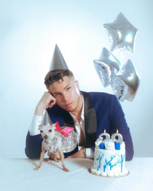 Alyssa Hunter Instagram - HAPPY 29th BIRTHDAY TO ME! 💙🎂🐶 

Hoy con mucha felicidad y agradecimiento celebro la llegada de los casi casi 30 y que mejor que Celebrarlos junto a mi Hija “Molly” quien con su amor puro ha sido mi fiel acompañante durante 10 años. 🥹🐾

Gracias a todx por sus felicitaciones y mensajes bonitos.🫶🏻 
A mi Familia y Amigos, Los Amo con el corazón, Gracias por un año lleno de hermosas experiencias junto a mi. 🙏🏼 

📷: @joshanton 
👔: @moralesjatniel 
🎂: @sweetanncakespr 
🎈: @partycitypr 
🐶: Molly Hunter 
📍: @nosveran.studio 

#itsmybirthday  #29birthday #blessed #gratitude #piscis♓ #february1995 #Chihuahua #daughter #happiness #celebration #selflove