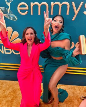 Alyssa Hunter Instagram - 74th Emmy’s Awards 2022.✨🎬🏆 

Wow what a magical and beautiful night I experienced last night, I never imagined stepping on, much less being nominated for the Emmy’s with my cast. Thank you once again @rupaulsdragrace for changing my life. To the @televisionacad Thanks for the nomination and for a wonderful night. 

🪡: @wmurphyofficial 
✨: @fabiandelafuentes 
👠: @defe83 
💇🏼‍♀️: @dougoconnell13 
💅🏼: @nailsdreams_20 

#emmyawards #DragRace #rupaulsdragrace #emmys2022 #AlyssaHunter #RedCarpet #Glam #emmynominee #couturefashion