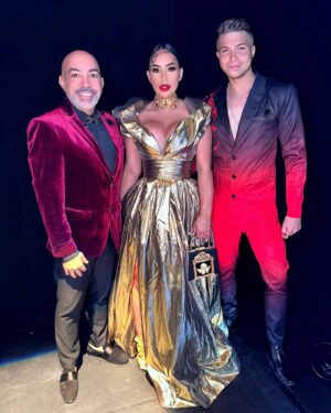 Alyssa Hunter Instagram - MISS EARTH PR 2024 👑🌏🇵🇷

Fungiendo como Jurado en la Gran final del @missearthproficial. Felicidades a todas las chicas, 
Lucieron Hermosas y cada una Brilló en el escenario.✨ 

Gracias @joeamhed por la Invitación y por esta gran oportunidad y Felicitaciones por tan Hermoso Certamen.👏🏼

Muchas Felicidades a Nuestras Nuevas Soberanas 
Miss Earth PR 2024 @biancaraballo & 
Miss Global PR 2024 @edirisjoan. 
Disfruten su año de Reinado al máximo. #SonPuertoRico❤️ 

🪡: @eddie__xavier / @atelier_house_of_laboyx 
👞: @calvinklein 

#pageantlife #Judge #missearthpuertorico #MissEarth #blackandred #mensuit #Queens #PuertoRico #missglobal #beautyqueens