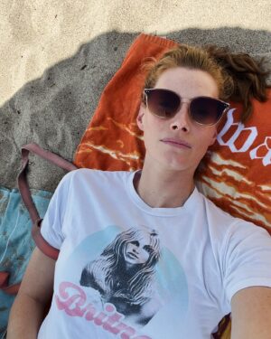 Alyssa Sutherland Instagram - It’s Britney, Beach.