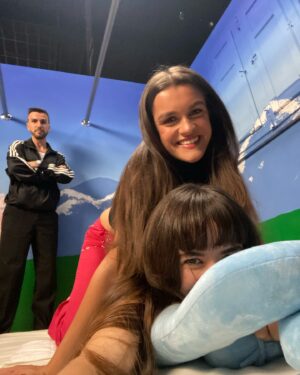 Amaia Romero Instagram - el viernes salió nanai!!!!!
muchas gracias por hacer esta canción conmigo @ralphiechoo @irenegarry @tqamore 😮‍💨🤌🏼❤️

Director @seeyousoonx
Director creativo @daniel____2000 
Producido por @plazabylittle
Estilista @andrearamil
Diseñador crochet @borjaromea
Aytes. Estilismo @thehalconmaltes y @alba.tudela
Maquillador @vicentguijarro
Productor @jonathan_izqdo
Director de Fotografía @enzo_codaro
Directora de Arte @teresamontanuy
Foto fija @adri.cuerdo
Coreógrafa @ouinaohr
Editor @gomezselva1 
Diseñador gráfico @laduard 
Colorista @juliarossetticolor 
A&R @xabymonty