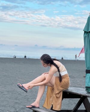 Amanda Chou Instagram - /
來點夏日海灘度假穿搭照🏖️