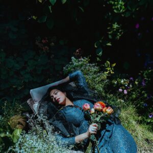 Amanda Lehan-Canto Instagram - You need to go.

Introducing 🦋
The secret garden series.

📸: @itsmaxbaker 
💡: @sbakerfilm
💄 : me
