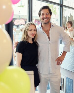 Amanda Seyfried Instagram - @sewingdownsouth throws a GREAT party 🎈🏠