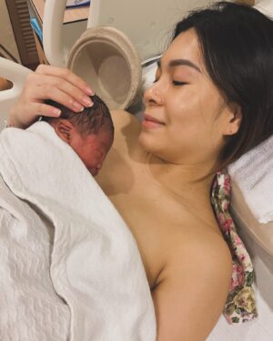 Amander Liew Instagram - “The wicked flee though no one pursues, but the righteous are as bold as a 𝘓𝘐𝘖𝘕.” - Proverbs 28:1
⠀
It’s been an exhausting 3 days of all of us, but papa and I are so happy you have arrived safely.
You’ve been so brave, our little lion, 𝘼𝙧𝙞. 🦁