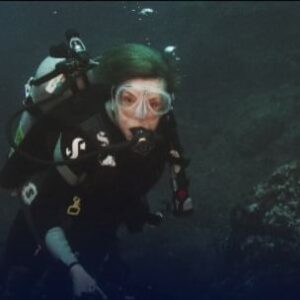 Amaro Gómez-Pablos Instagram - EPISODIO 3 | En el último episodio de la charla entre la oceanógrafa Sylvia Earle (@dr.sylviaearle) y el periodista Amaro Gómez-Pablos (@tvamaro), presenciamos imágenes fascinantes desde las profundidades oceánicas y conocemos la inquebrantable relación entre la salud del océano y el éxito frente a la #crisisclimática. Una valiosa lección de compromiso con el planeta que Sylvia Earle concluye así: “El océano es donde está la verdadera acción”.

 

🌊🌊🌊🌊🌊🌊🌊

 

In the latest episode of the conversation between oceanographer #SylviaEarle and journalist Amaro Gómez-Pablos, we see fascinating images from the #oceandepths and learn about the unbreakable relationship between #heathyoceans and success against the #climatecrisis. A valuable lesson in commitment to the planet that Sylvia Earle concludes with: "The ocean is truly where the action is."

@mission_blue @max_bello