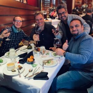 Amaro Gómez-Pablos Instagram - Postales de un viaje por Estados Unidos... desde Washington, por California, Utah, Missouri y Nueva York... haciendo #AlLimiteDeLaFiccion y topándonos con buenos amigos y mejores abrazos @isidoraldunate y @matiasalcalde ¡¡salud por los buenos equipos y los grandes proyectos!! @felipecarta @juls_sant @colombafilms 👏👍👏 GRACIAS @trecelab @canal13cl @teletrece @entel