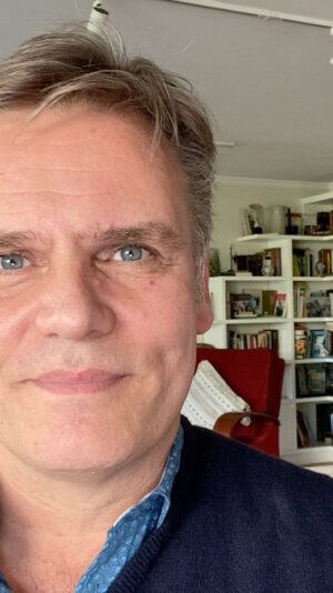 Amaro Gómez-Pablos Instagram - Una compraventa. Dos familias chilenas. Un proyecto minero en Chile. Y la transacción se hace en las Islas Vírgenes Británicas. ¿Por qué? 

Sus hijos a cargo. Su mejor amigo involucrado … pero el Pdte Piñera dice no saber nada al respecto. ¿De verdad?

Me opongo a Dominga por consideraciones ambientales amparadas en la ciencia. Hoy también lo hago porque simboliza lo que rechazo en democracia.  #PandoraPapers #noadominga