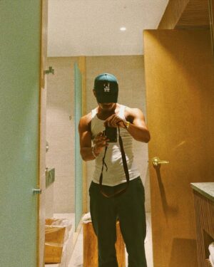 Amarr M. Wooten Instagram - I became exactly who I wanted to. 
I became a millionaire AT 22 !! 🎂
What a life this is 🎈