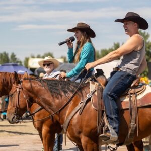 Amber Marshall Instagram - This @cinchjeans shirt is an Amber favourite 🤩

Swipe through this post to see all the places Amber has worn this shirt, including Heartland’s Fan Extras Day!

Head to our stories to find out where else you will be seeing this shirt 🤭