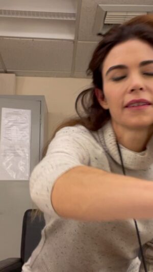 Amelia Heinle Instagram - Christmas songs make me happy
